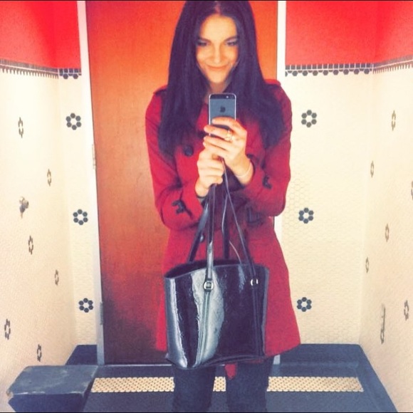 Coming in hot 🤷🏻♀️🥂 - Picture 5 of 7